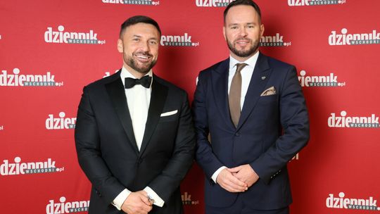 Złota Setka. Zobacz zdjęcia gości wydarzenia na ściance.