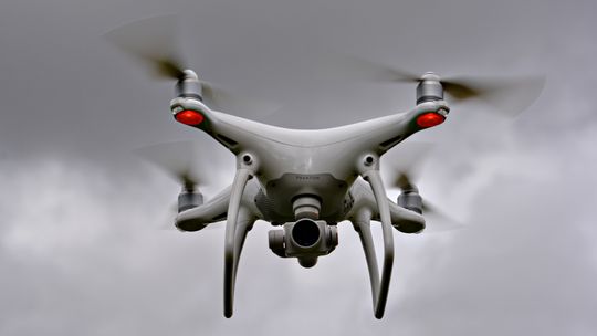 Czy zdałbyś egzamin na operatora drona?