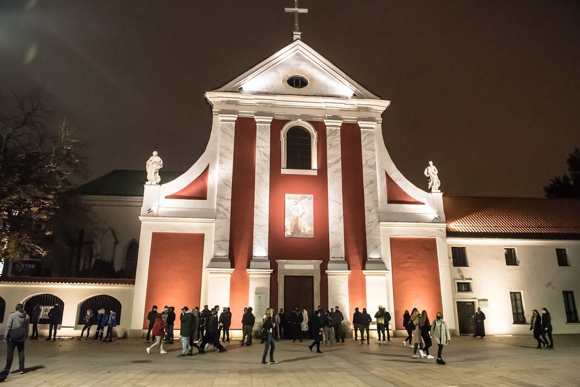 Na początek coś wyjątkowo prostego. Kościół na zdjęciu należy do klasztoru: 