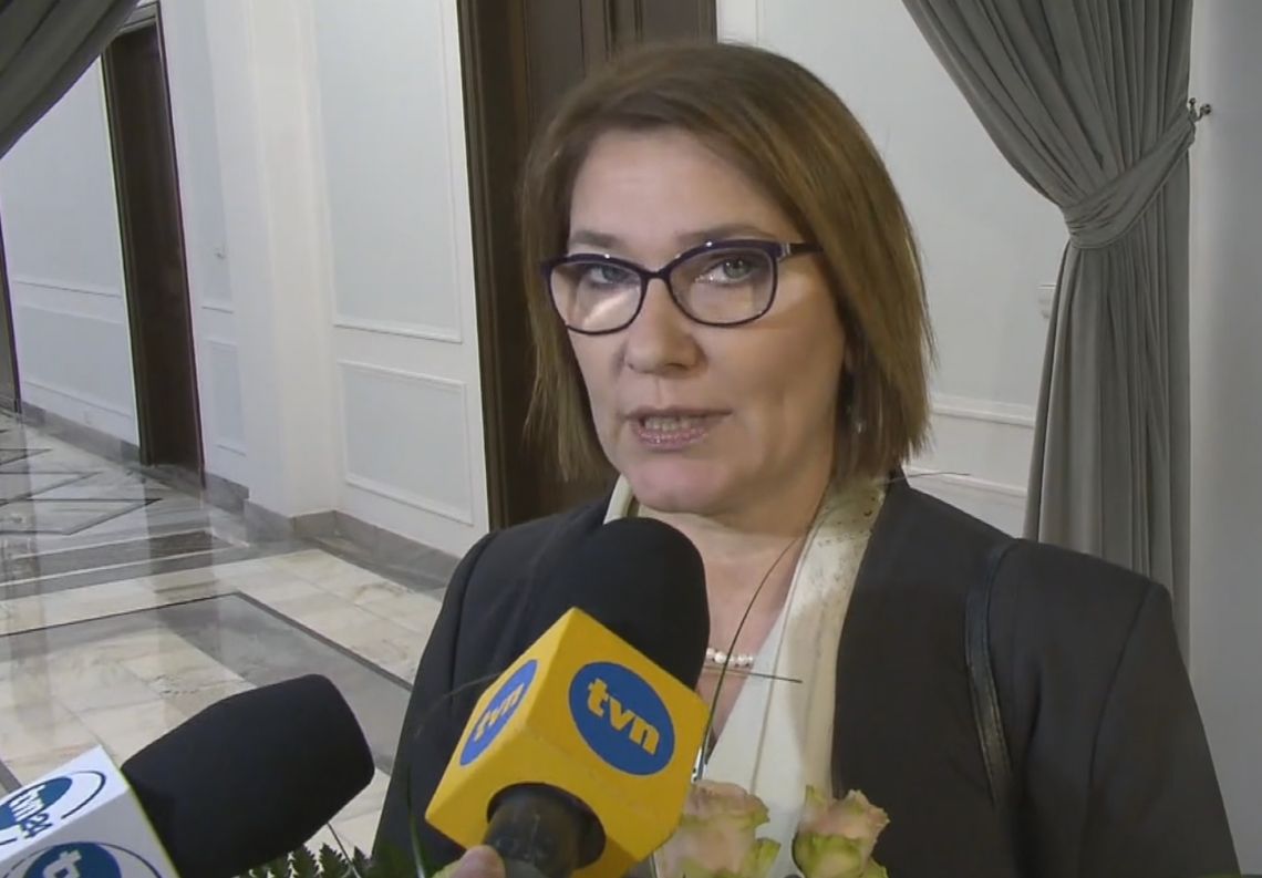 1. Posłanka PiS Beata Mazurek pełni także funkcję:
